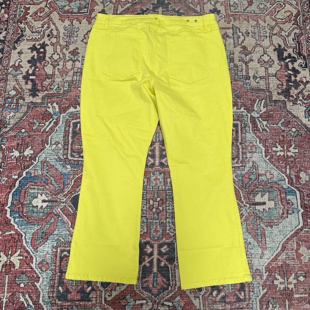 Cabi NWT Size 12 Yellow Glow Stick Kick Back Kick Flare Jeans 5 Pocket - Picture 5 of 7